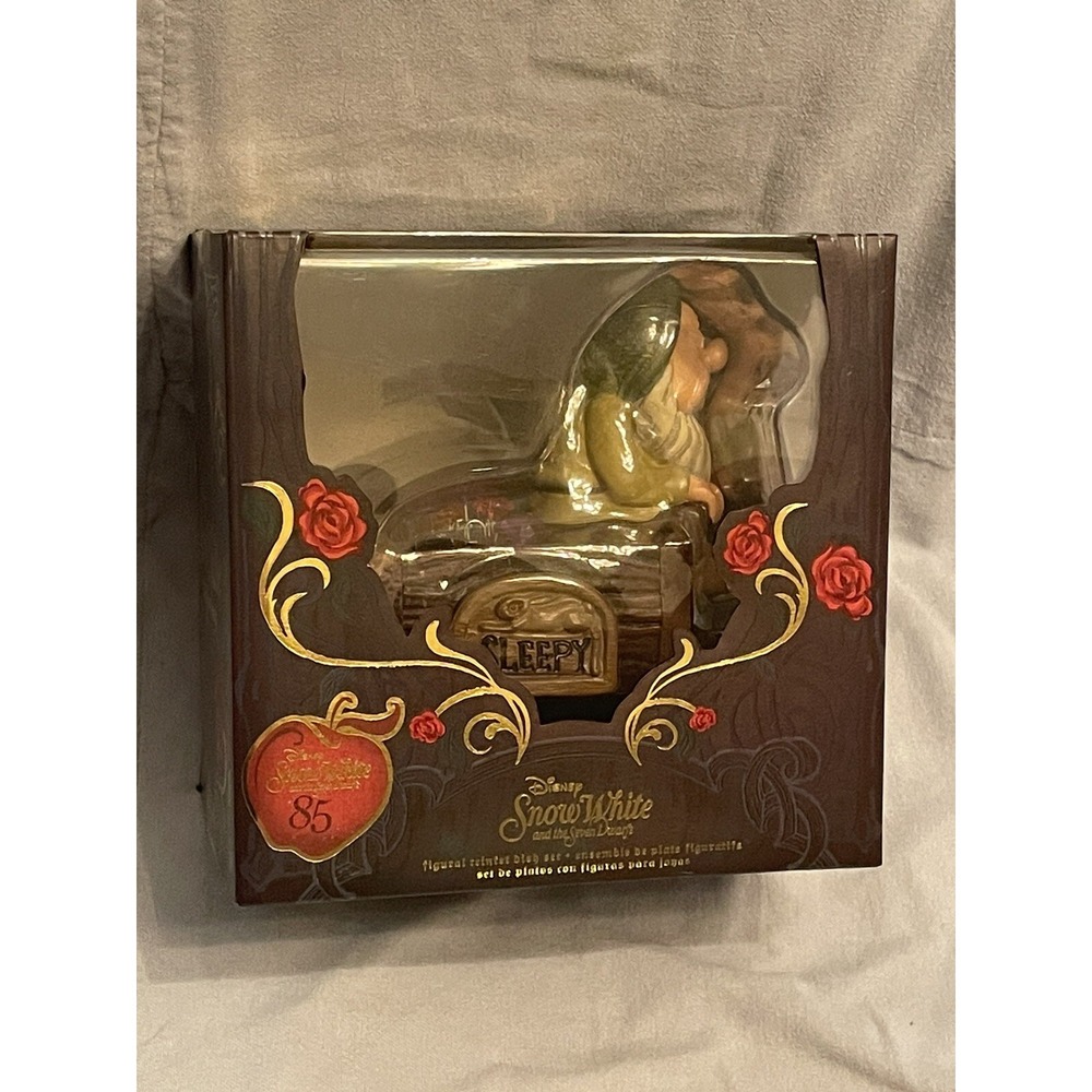 NEW Walt Disney Parks Snow White Seven Dwarfs 85th Figural Trinket Dish Tray